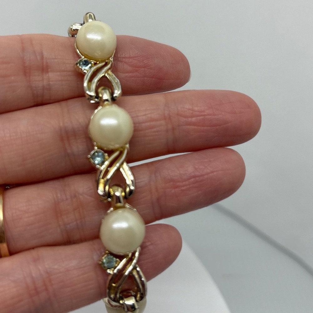 Gold Tone Faux Pearl and Blue‎ Rhinestone Link Bracelet 6.25 Inch Vintage